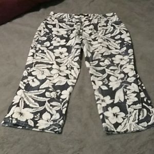 Capri jeans with white flowers, never worn